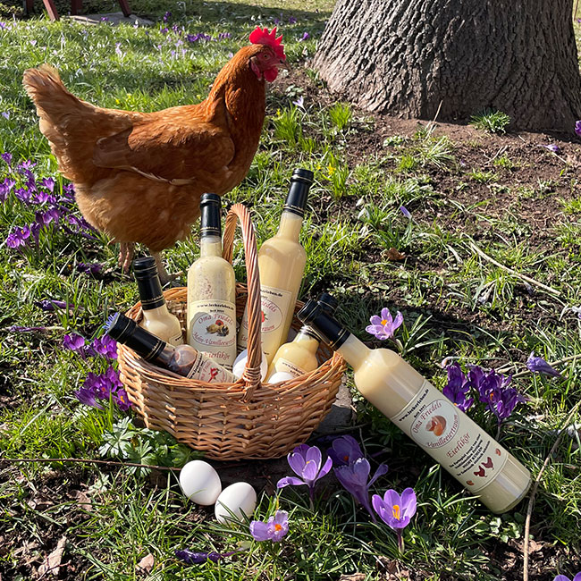 Nur die glücklichsten Hühner liefern die Eier für diesen leckeren Eierlikör!